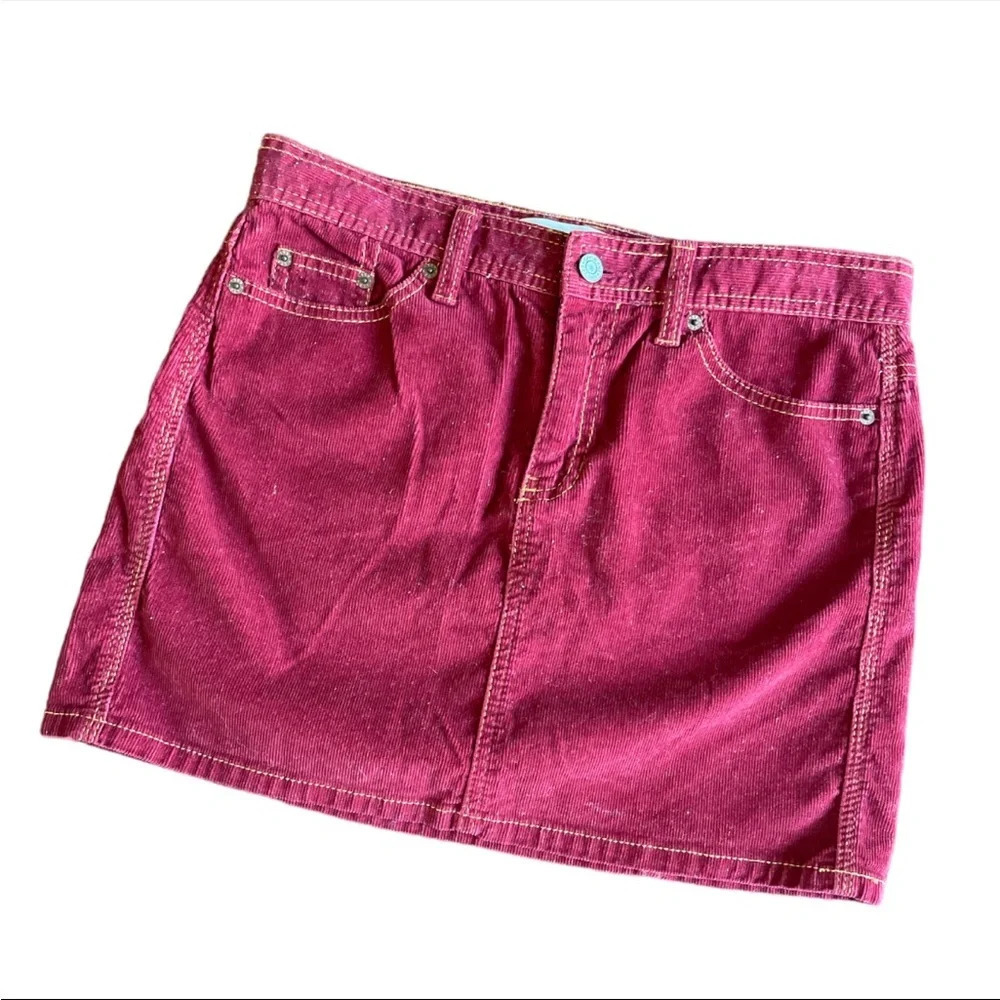 Gap Women’s Y2K Corduroy Mini Skirt Burgundy Stitch Yoked Grunge Size 8